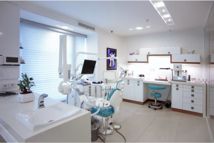 Când ai fost ultima dată la dentist? Programează o vizită cât mai repede, pentru a evita implantul dentar!