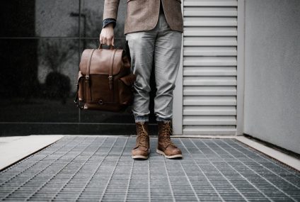 Pantaloni bărbați și confortul – stiluri care garantează confortul la purtare